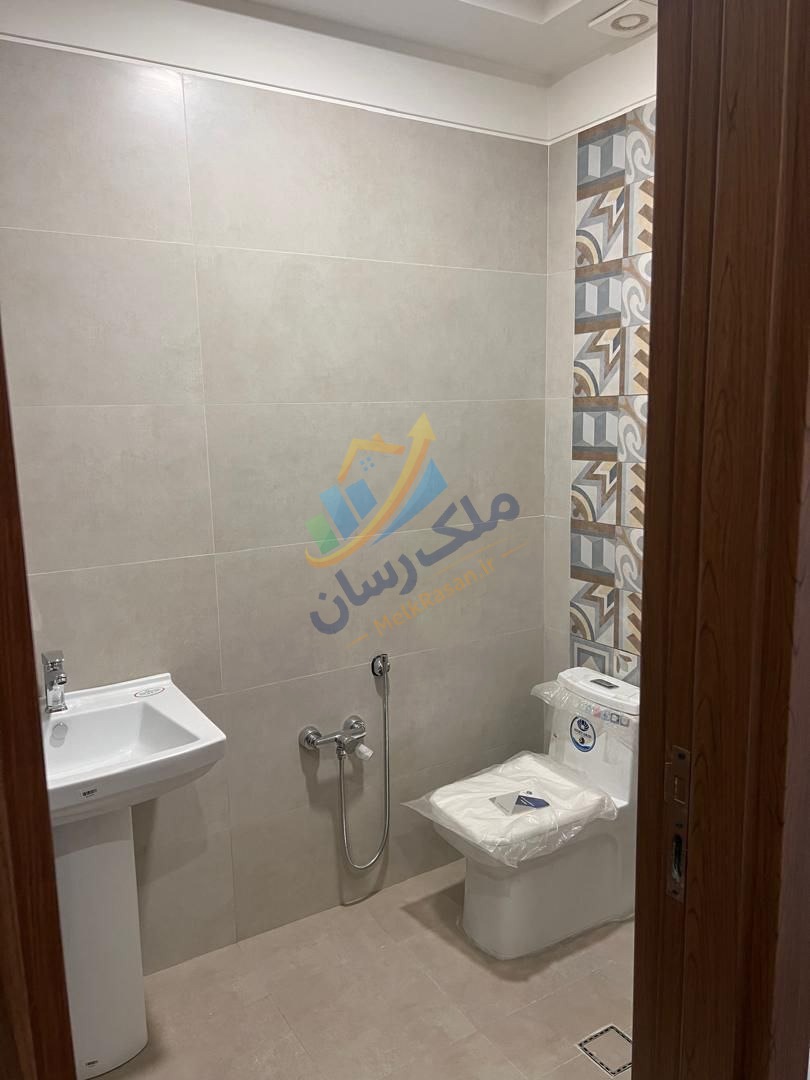 ویلا تریبلکس نوساز با ساحل اختصاصی ۶۰۰ متر زمین ۳۰۰ متر بنا ۵ خواب مستر لوکس پلاک یک با دید کامل دریای خزر