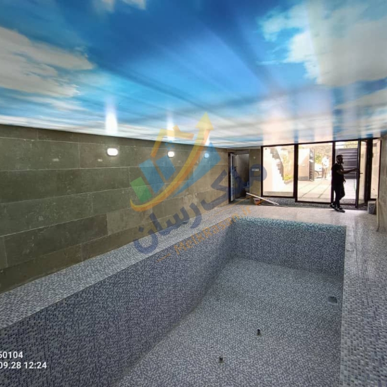 ویلا نیم‌پیلوت مدرن آمل جنگلی با استخر سرپوشیده، روف‌گاردن ۴۰ متری، متراژ زمین ۱۴۵ متر و بنای ۱۴۰ متر نمای استخر