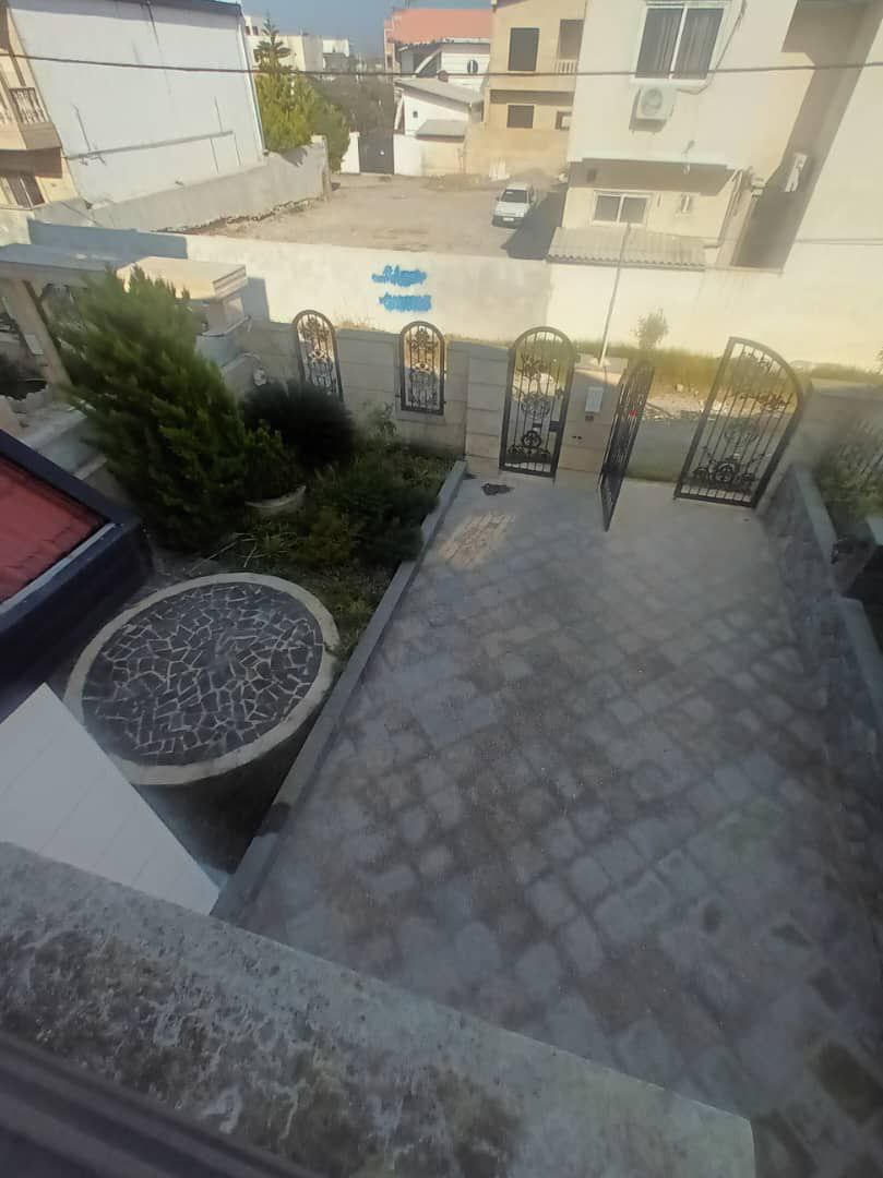 ویلا باغ در سرخرود متراژ زمین: ۳۱۰ متر متراژ بنا: ۱۶۶ متر ۲ خواب نمای حیاط