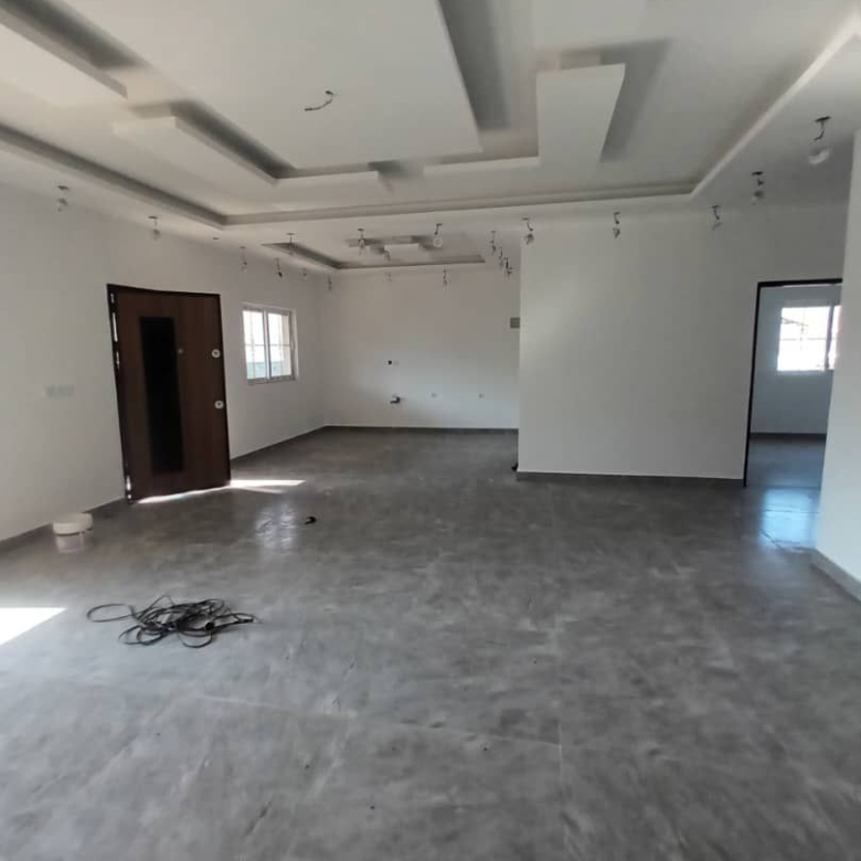 ویلا نوساز نیم پیلوت در سرخرود متراژ زمین: ۶۰۰ متر متراژ بنا: ۱۲۰ متر نمایر نمای سالن