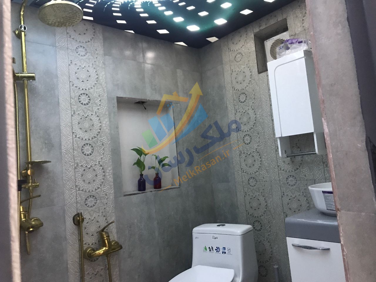 photo_21_2025-12-28_02-35-40 ویلا دوبلکس لوکس نوار ساحلی محمودآباد – سرخرود با ۳۶۱ متر زمین و ۴۰۰ متر بنا، دارای دو روف گاردن، استخر و جکوزی نمای سرویس