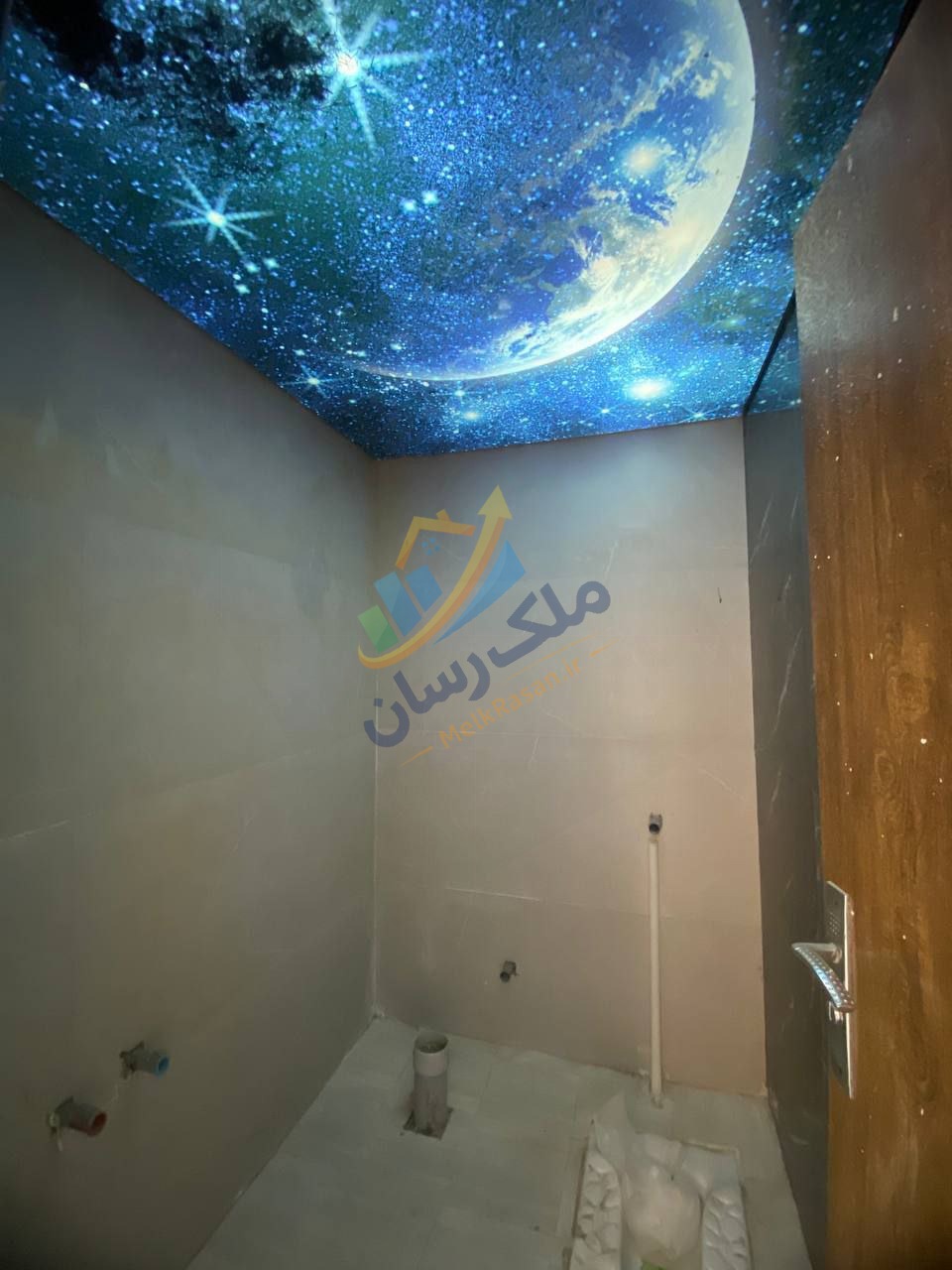 ویلا فلن همکف دو خواب مستر استخر دار کلوده متراژ زمین: ۲۰۰ مترمربع متراژ بنا: ۱۲۰ مترمربع نمای سرویس
