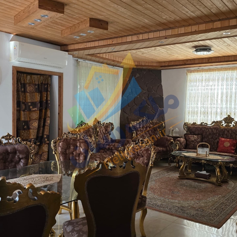 نمای حیاط