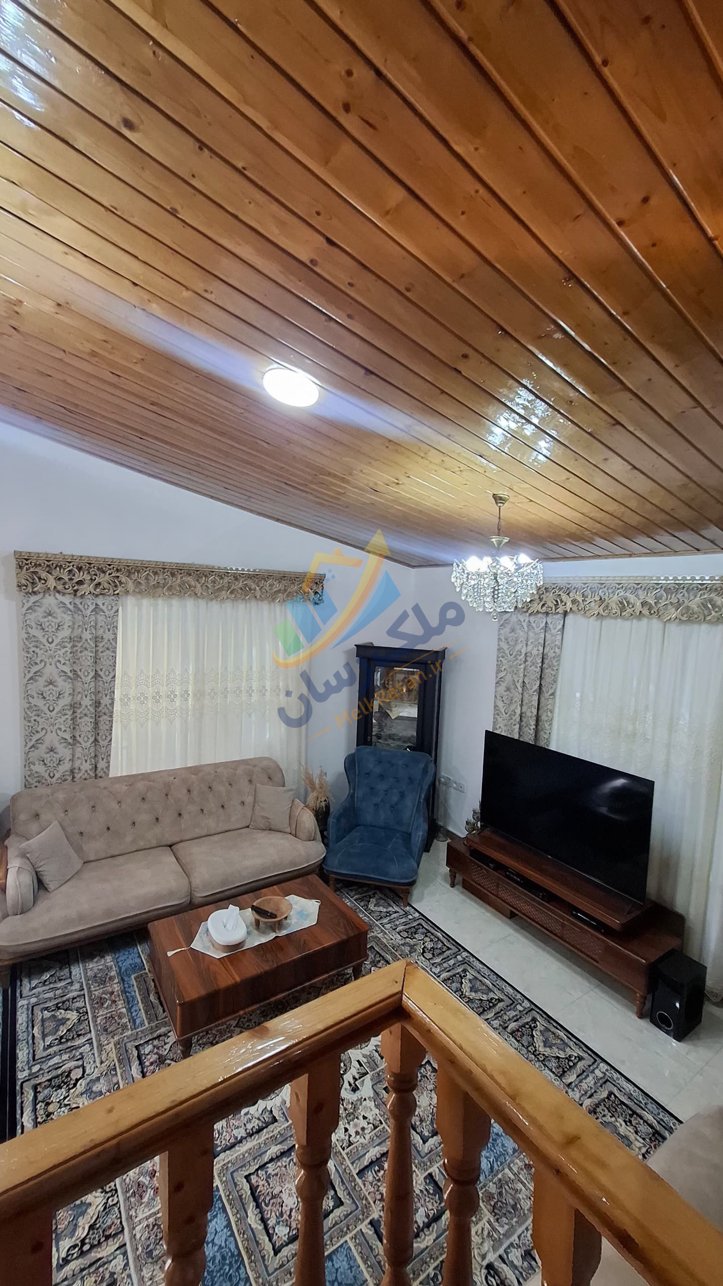 ویلای دوخوابه بازسازی‌شده داخل شهرک با ۳۰۰ متر زمین، ۱۴۰ متر بنا و ویو کوه جنگلی نمای اتاق