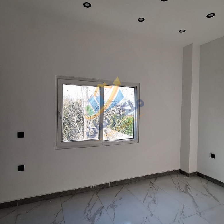 ویلای مدرن لاکچری داخل شهرک با روف اختصاصی، سه خواب مستر و ویوی همزمان ساحل و جنگل نمای اتاق