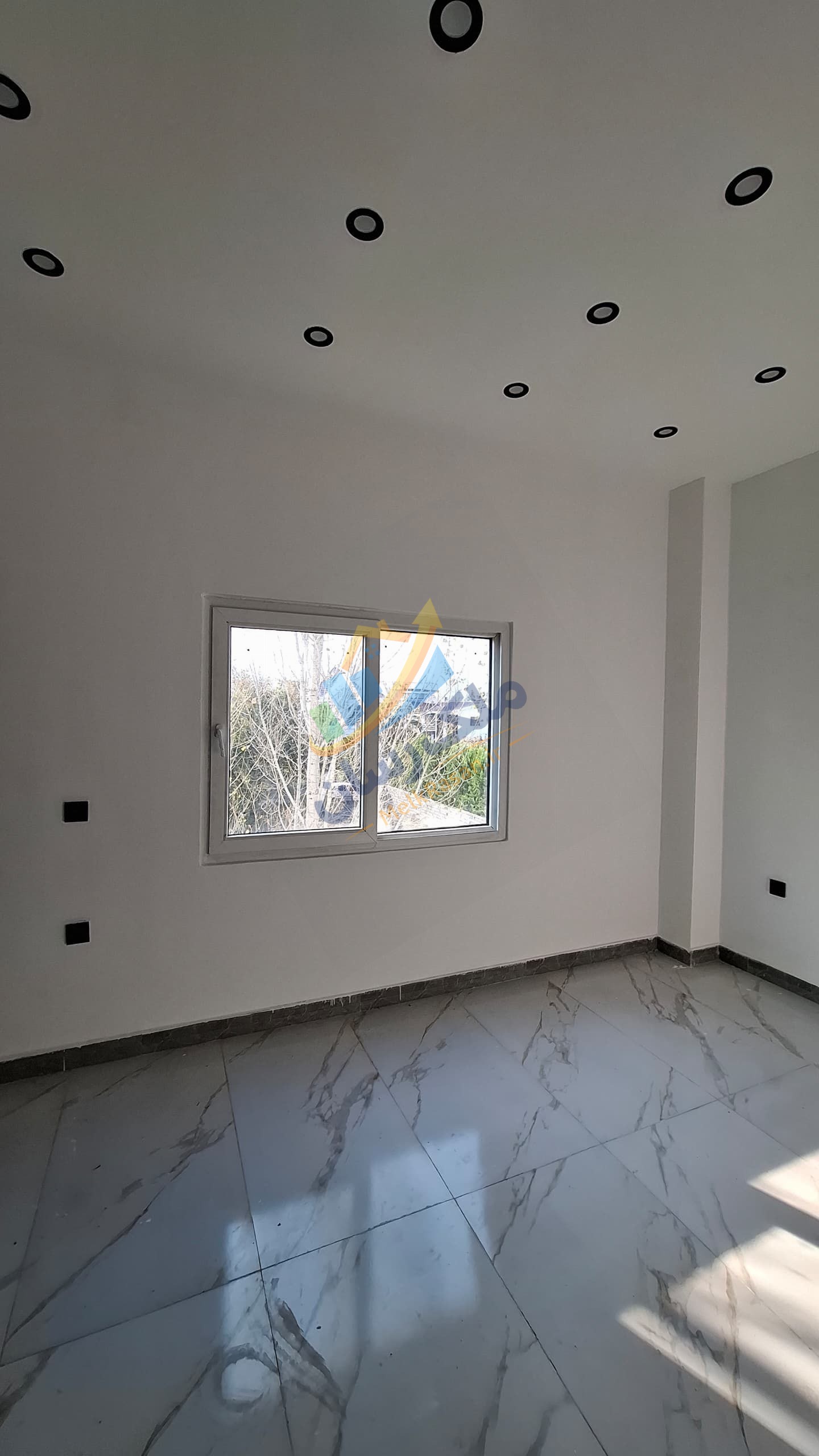 photo_5_2025-12-29_03-53-55 ویلای مدرن لاکچری داخل شهرک با روف اختصاصی، سه خواب مستر و ویوی همزمان ساحل و جنگل نمای اتاق