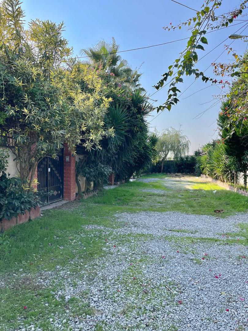 ویلای نیم‌پیلوت خوش‌نشین در جاده آمل به سرخرود با دو خواب نمای کوچه و در ویلا