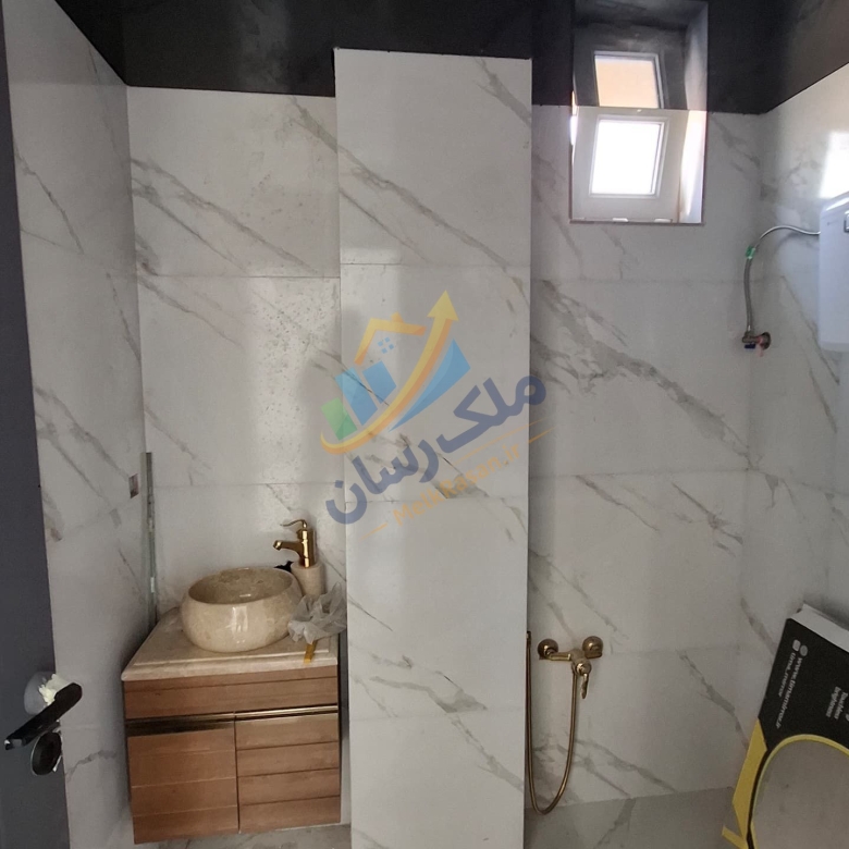 ویلای مدرن لاکچری داخل شهرک با روف اختصاصی، سه خواب مستر و ویوی همزمان ساحل و جنگل نمای سرویس