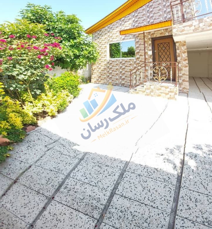نمای بیرونی ویلا نیم‌پیلوت دو خوابه سرخرود