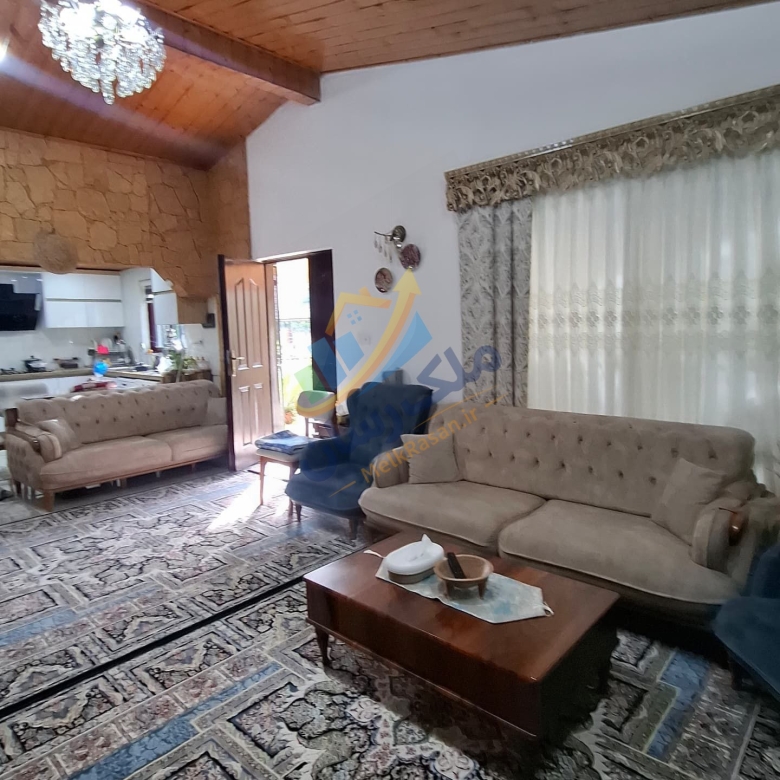 ویلای دوخوابه بازسازی‌شده داخل شهرک با ۳۰۰ متر زمین، ۱۴۰ متر بنا و ویو کوه جنگلی نمای اتاق