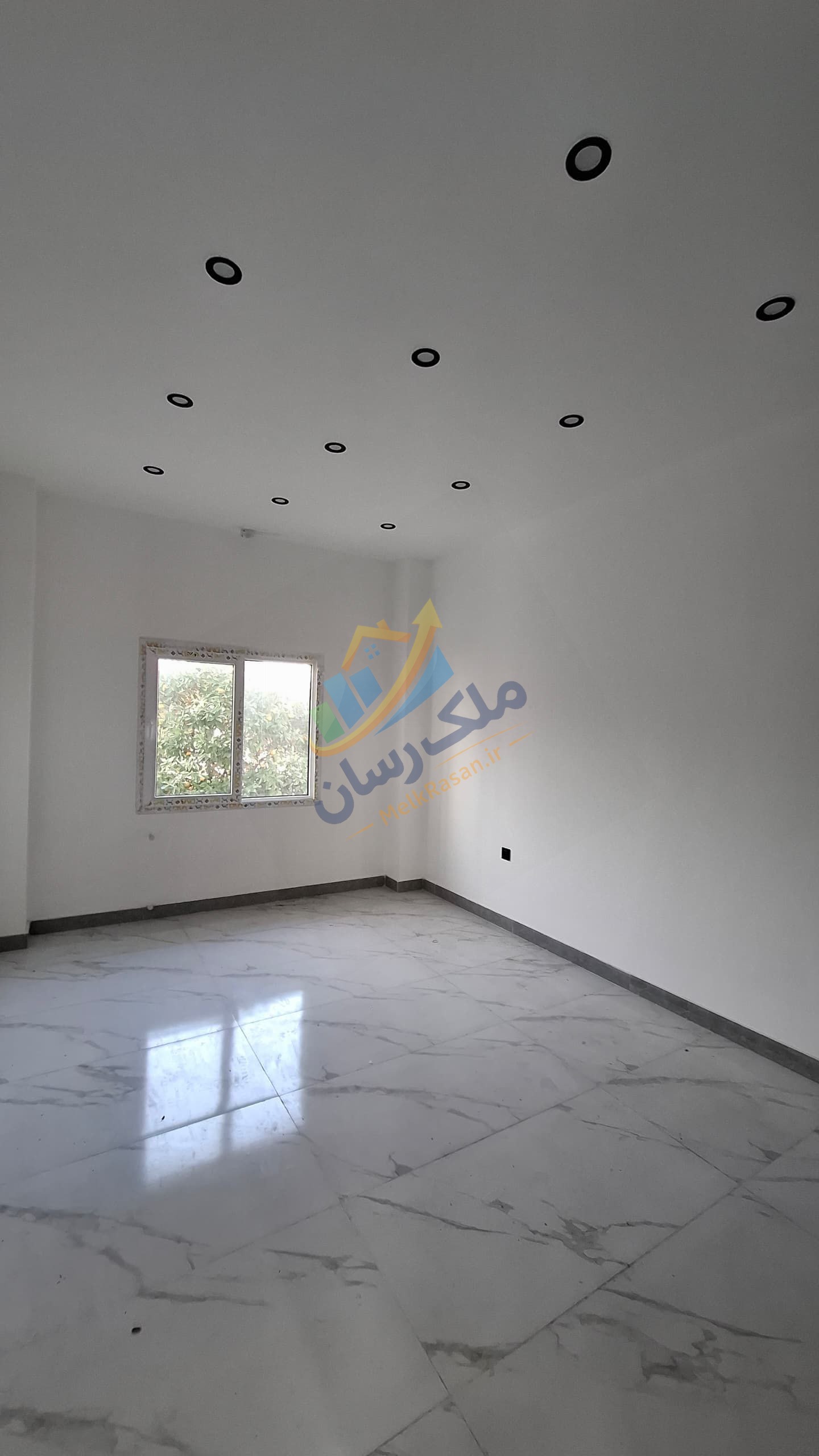 photo_8_2025-12-29_03-53-55 ویلای مدرن لاکچری داخل شهرک با روف اختصاصی، سه خواب مستر و ویوی همزمان ساحل و جنگل نمای اتاق