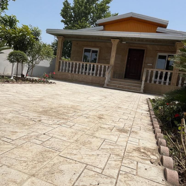 ویلا باغ در سرخرود متراژ زمین: ۳۱۰ متر متراژ بنا: ۱۶۶ متر ۲ خواب نمای حیاط و ویلا