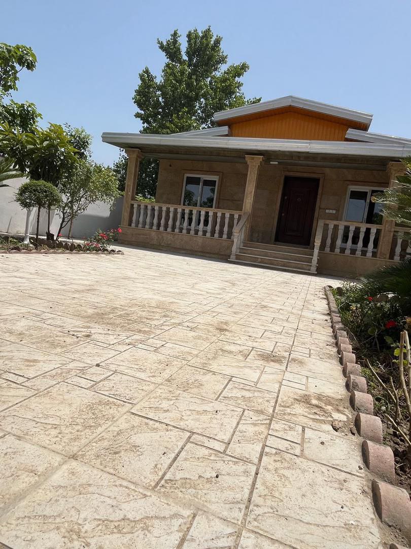 ویلا باغ در سرخرود متراژ زمین: ۳۱۰ متر متراژ بنا: ۱۶۶ متر ۲ خواب نمای حیاط و ویلا