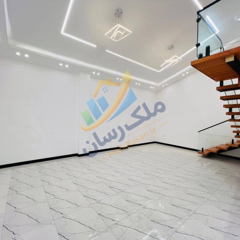 ویلا دویلکس نما سنگی در آمل متراژ زمین ۱۲۰ مترمربع متراژ بنا ۱۱۰ مترمربع نمای سالن
