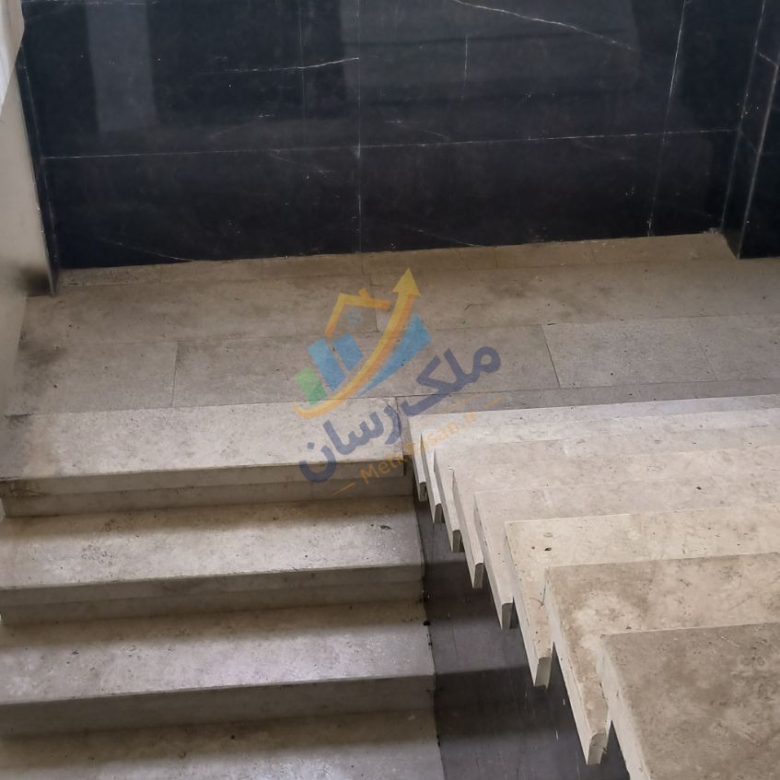 ویلا دوبلکس نما سنگی 220 متر زمین 250 متر بنا سه خوابه با روف گاردن در آمل جاده اوجی آباد