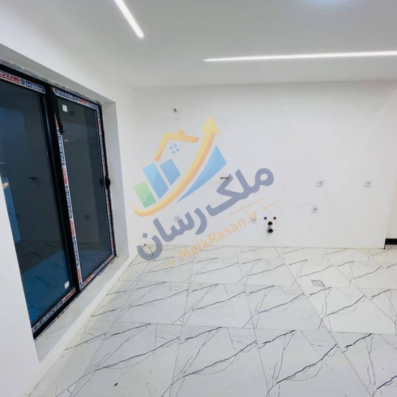 ویلای دوبلکس نما سنگی در آمل با ۱۲۰ متر زمین و ۱۱۰ متر بنا، دو خواب مستر، سند تک‌برگ و پارکینگ مسقف نمای اتاق