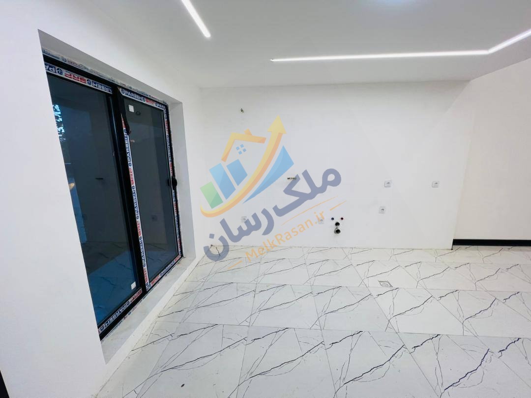 ویلای دوبلکس نما سنگی در آمل با ۱۲۰ متر زمین و ۱۱۰ متر بنا، دو خواب مستر، سند تک‌برگ و پارکینگ مسقف نمای اتاق