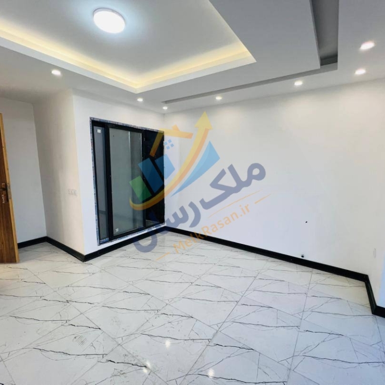 ویلای دوبلکس نما سنگی در آمل با ۱۲۰ متر زمین و ۱۱۰ متر بنا، دو خواب مستر، سند تک‌برگ و پارکینگ مسقف نمای اتاق