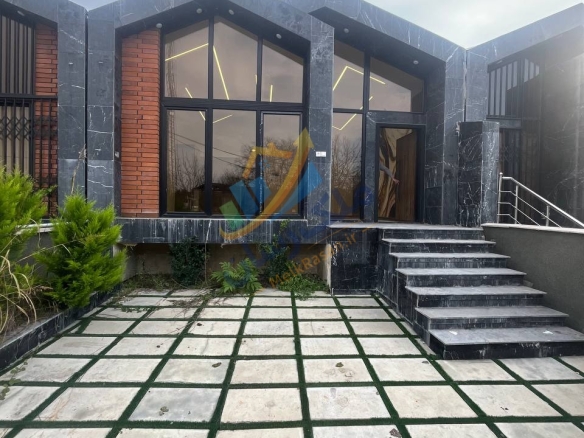 ویلای فلت نما مدرن جنگلی در آمل با ۱۶۰ متر زمین و ۹۰ متر بنا، ۲ خواب، مدارک کامل