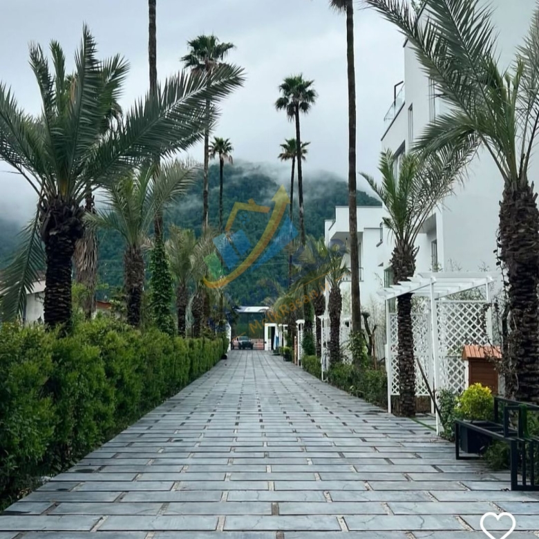 ویلای دوبلکس ساحلی نما مدرن در نوشهر با ۱۰۰۰ متر زمین و ۷۰۰ متر بنا، ۵ خواب مستر و فول فرنیش نمای ویلا