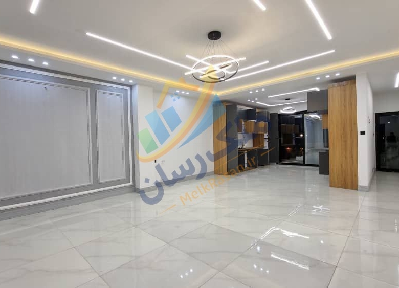  ویلا دوبلکس مدرن در چمستان علی‌آباد، ۲۳۸ متر زمین و ۲۷۰ متر بنا با سه خواب، دو مستر و ویو جنگلی نمای سالن