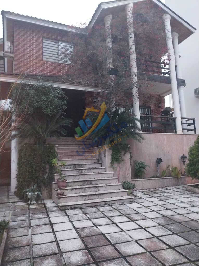 ویلای دوبلکس جنگلی در نوشهر با ۲۷۰ متر زمین و ۲۰۰ متر بنا، لوکیشن عالی و جواز ساخت نمای ویلا
