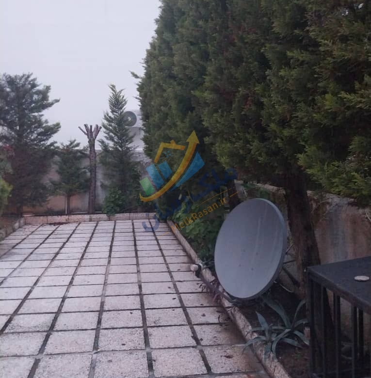 ویلای دوبلکس جنگلی در نوشهر با ۲۷۰ متر زمین و ۲۰۰ متر بنا، لوکیشن عالی و جواز ساخت نمای حیاط