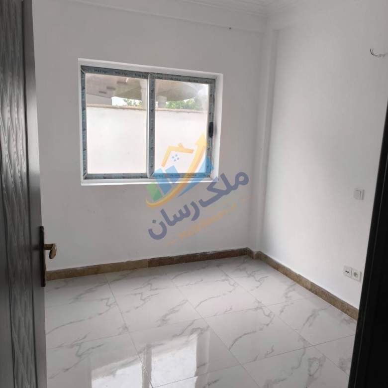 ویلا فلت نما سنگی در جاده آمل به سرخرود شهرک صالحی با ۱۷۰ متر زمین و ۹۵ متر بنا نمای اتاق