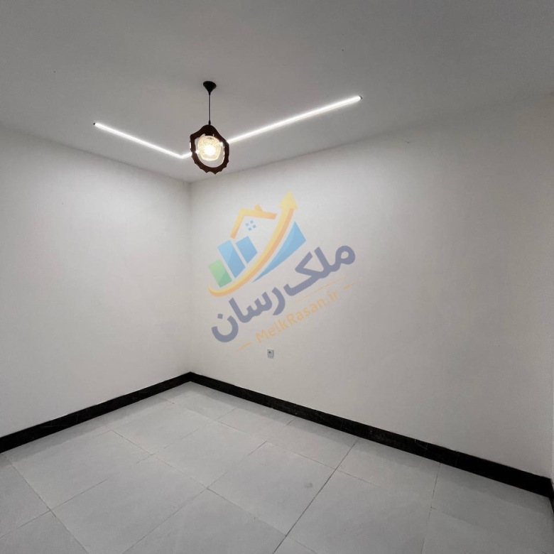 ویلا نیم‌پیلوت نما مدرن سنددار در کلوده محمودآباد با ۱۵۰ متر زمین و ۱۲۰ متر بنا، دسترسی به جاده دریا نمای اتاق