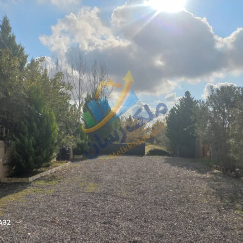 ویلای نیم‌پیلوت نما سنگی در آمل به سرخرود با ۲۲۰ متر زمین و ۲۱۰ متر بنا، سه خواب مستر و پلاک اول شهرک نمای شهرک