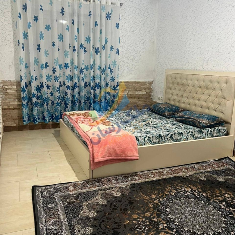 ویلای فلت جاده دریا با ۱۸۰ متر زمین و ۱۰۰ متر بنا، دو خواب مستر و قرارگیری در بافت مسکونی نمای اتاق