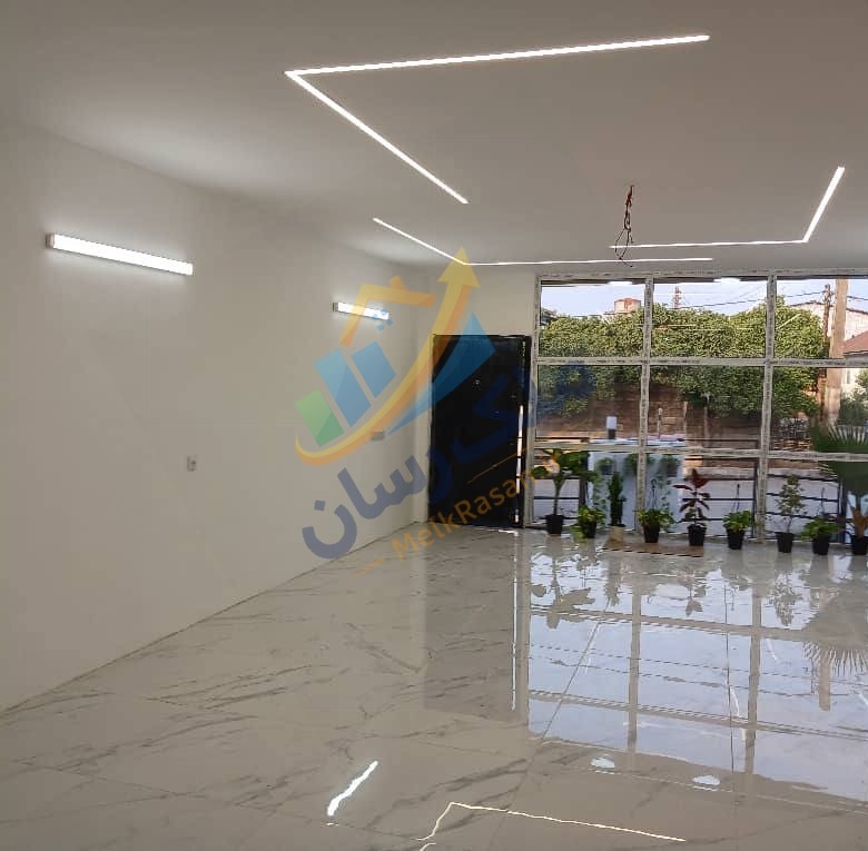 ویلای فلت نما مدرن در آمل با ۱۴۰ متر زمین و ۱۰۰ متر بنا، دو خواب مستر و سازه مهندسی‌ساز نمای سالن