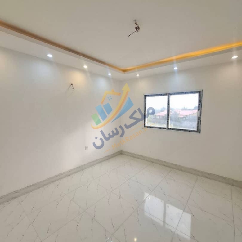 ویلای دوبلکس نوساز نما سنگی در سرخرود با ۲۰۰ متر زمین و ۱۵۰ متر بنا، ۳ خواب مستر نمای اتاق