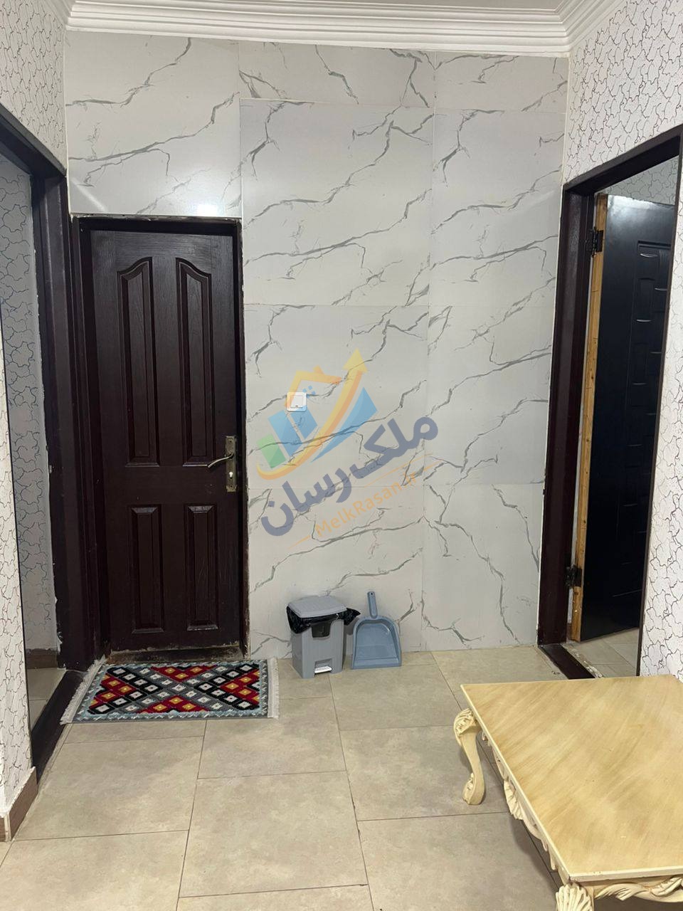 ویلای فلت جاده دریا با ۱۸۰ متر زمین و ۱۰۰ متر بنا، دو خواب مستر و قرارگیری در بافت مسکونی نمای اتاق