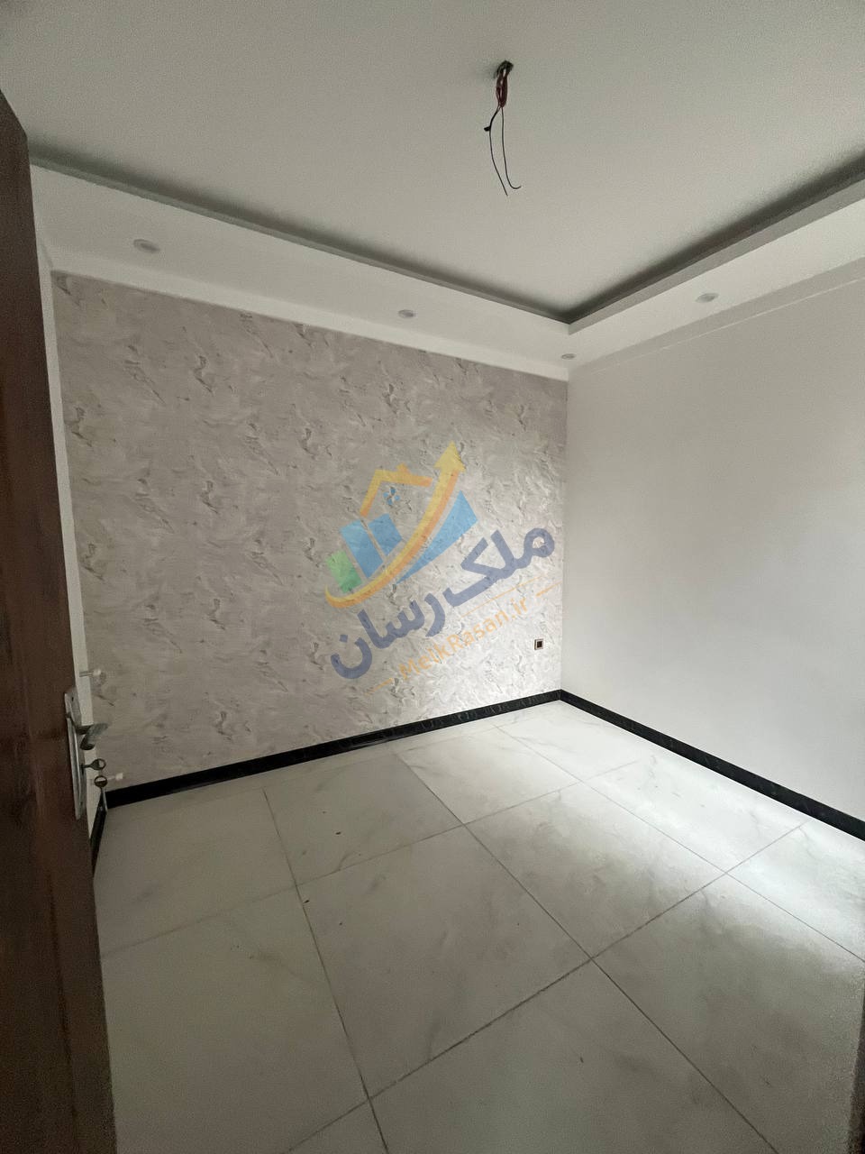 ویلای فلت جنگلی شهرکی با ۲۵۰ متر زمین و ۱۴۰ متر بنا، سه خواب مستر و نگهبانی  نمای اتاق
