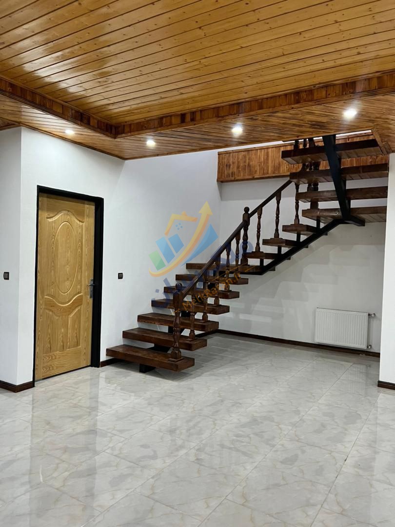 photo_1_2026-02-07_00-18-19 ویلا دوبلکس شهرکی در نوشهر چلندر با ۲۵۰ متر زمین و ۱۸۰ متر بنا، سه خواب مستر با ویوی ابدی جنگل و کوه نمای سالن