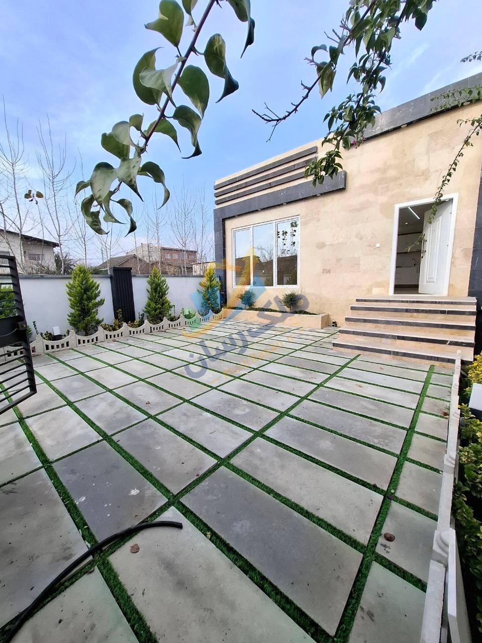 ویلای فلت نما سنگی در محمودآباد با ۱۶۰ متر زمین و ۱۰۰ متر بنا، دو خواب مستر و مدارک کامل نمای ویلا