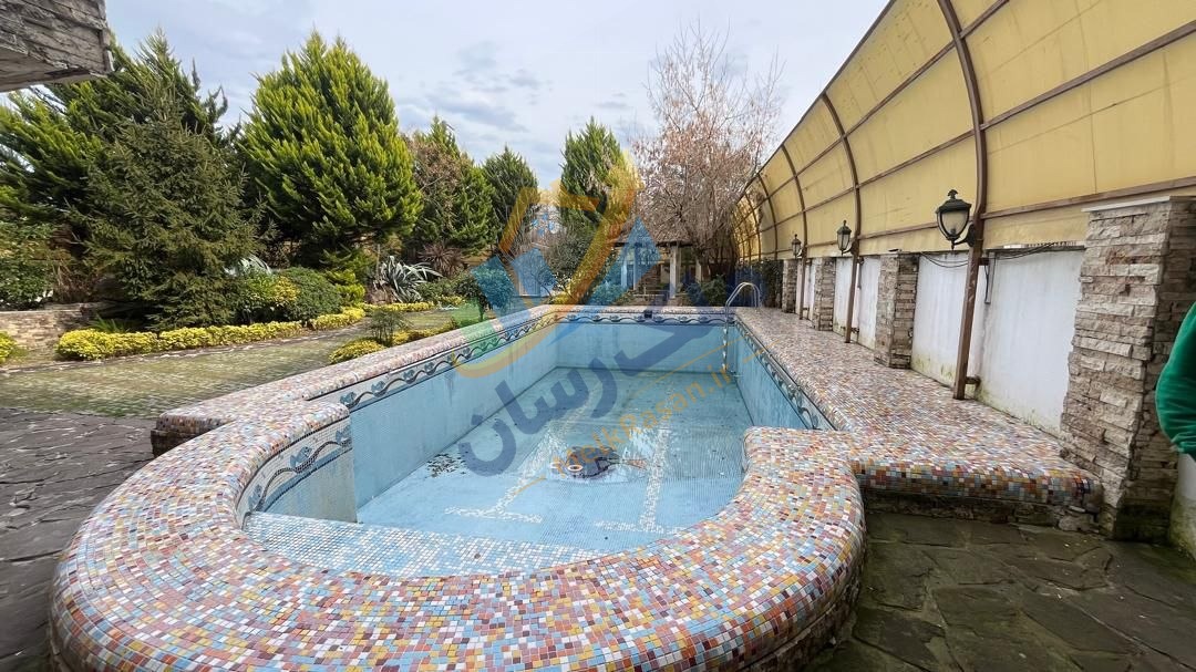 photo_3_2026-02-08_23-59-09 ویلای تریبلکس لاکچری استخردار در چلک زیبا نوشهر با ۱۰۰۰ متر زمین و ۹۵۰ متر بنا، ۵ خواب و ویوی ابدی کوه و جنگل نمای استخر
