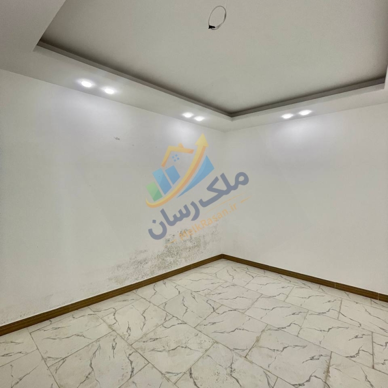 ویلا فلت مدرن در جاده آمل به سرخرود با ۲۱۰ متر زمین و ۱۱۵ متر بنا، دو خواب مستر و استخر نمای اتاق خواب