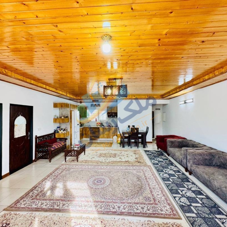 ویلاباغ فلت نما سنگی با سقف چوبی در محمودآباد، ۲۳۰ متر زمین و ۱۰۰ متر بنا نمای سالن