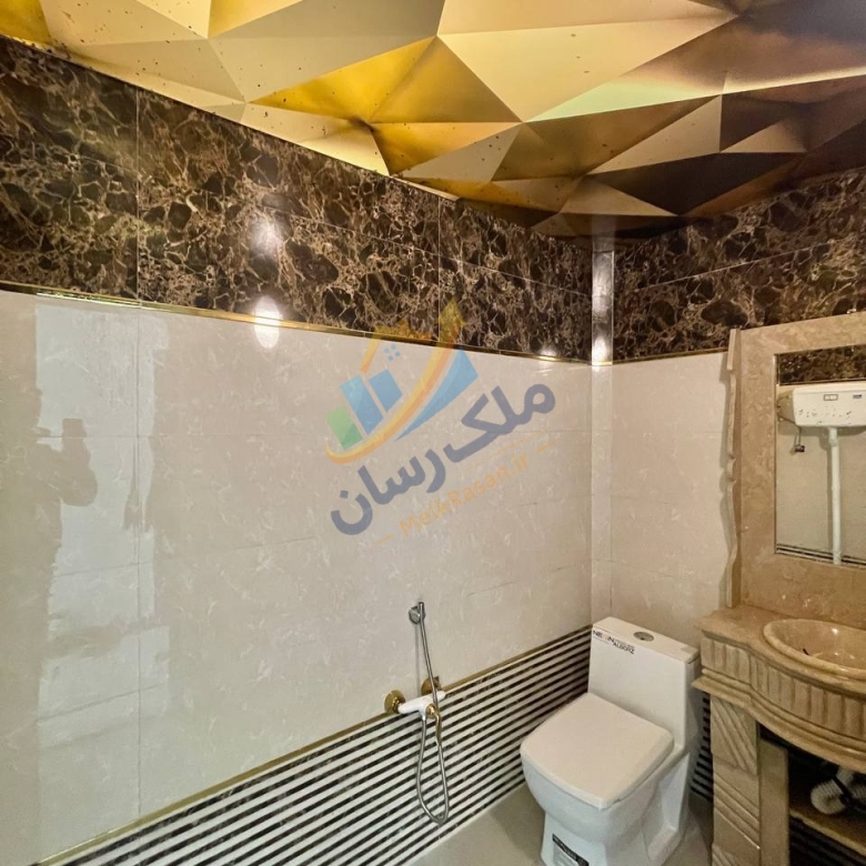 ویلا فلت نوساز در محمودآباد با ۲۰۵ متر زمین و ۱۲۰ متر بنا دو خواب مستر نما سنگ کامل نمای سرویس