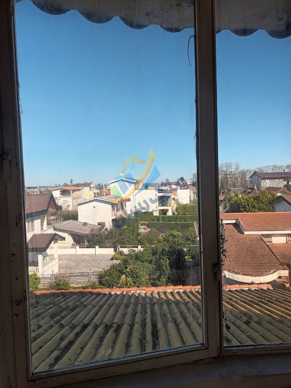 IMG-20260218-WA0396 ویلا باع در امیررود نوشهر | ۶۰۰ متر بنا تریبلکس نمای پنجره