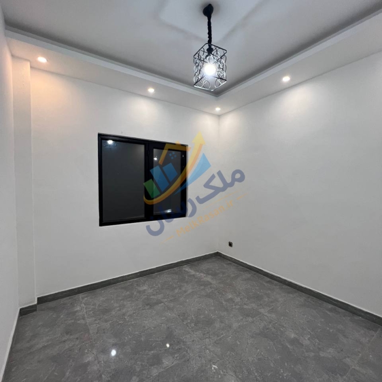 ویلا فلت نما مدرن در الیمالات نور ۱۰۵ متر بنا ۲۱۰ متر زمین نمای اتاق خواب