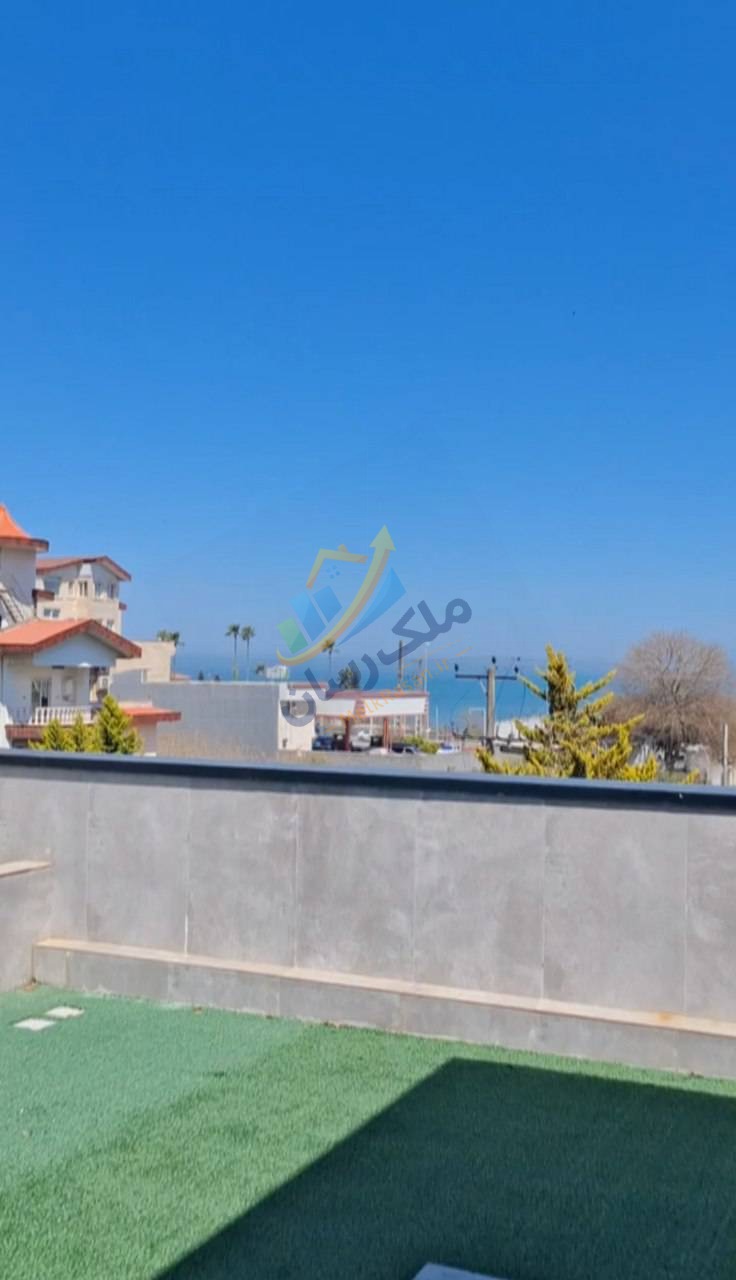 3cc4c9cc-8952-4ee8-b4f4-3d23c3a751fc ویلا دوبلکس نما مدرن شهرکی در نوشهر با ۲۷۲متر زمین و ۲۵۰متر بنا، استخر و ویوی ابدی کوه و جنگل و ساحل نمای روف گارن