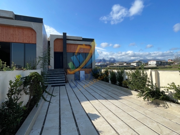 ویلا فلت نمامدرن جنگلی در آمل متراژ زمین۱۷۰ متر متراژ بنا: ۹۰ متر نمای ویلا