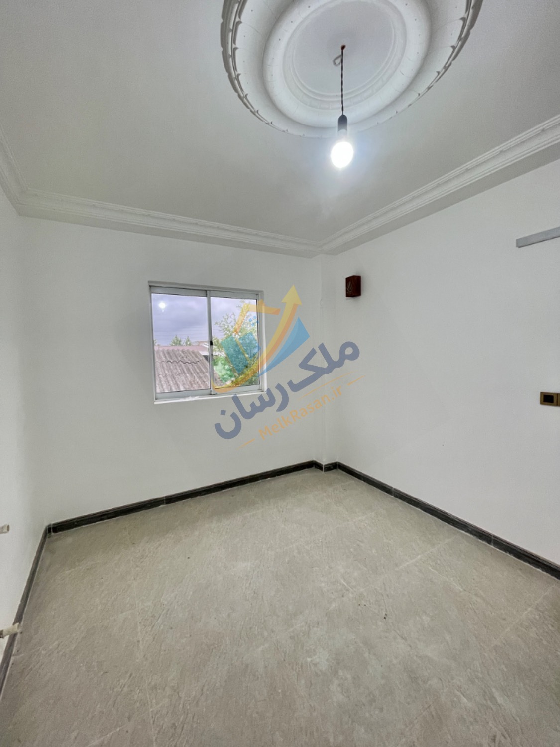 ویلا نیم پیلوت در کلوده محمودآباد ۱۶۰مترزمین،۱۲۰متربنا نمای اتاق خواب